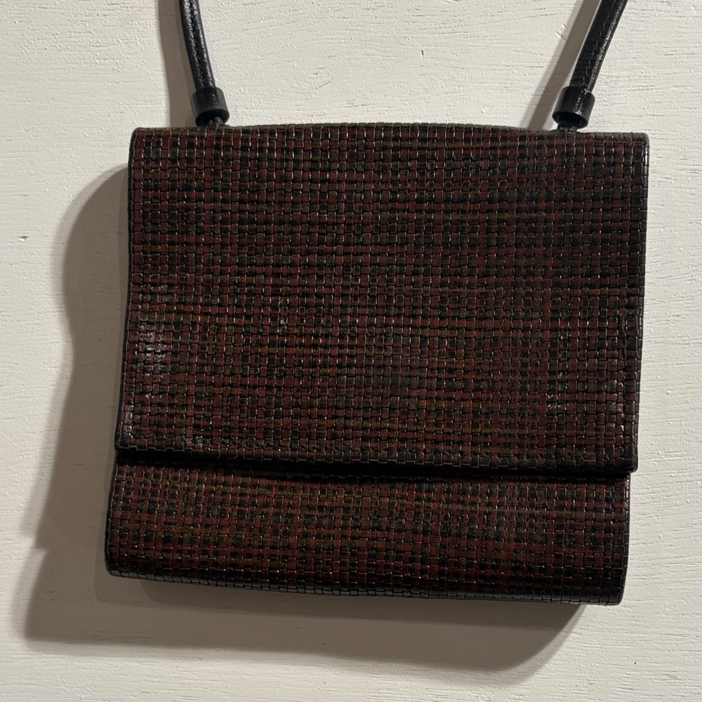 Chic Woven Crossbody Bag in Rich Brown